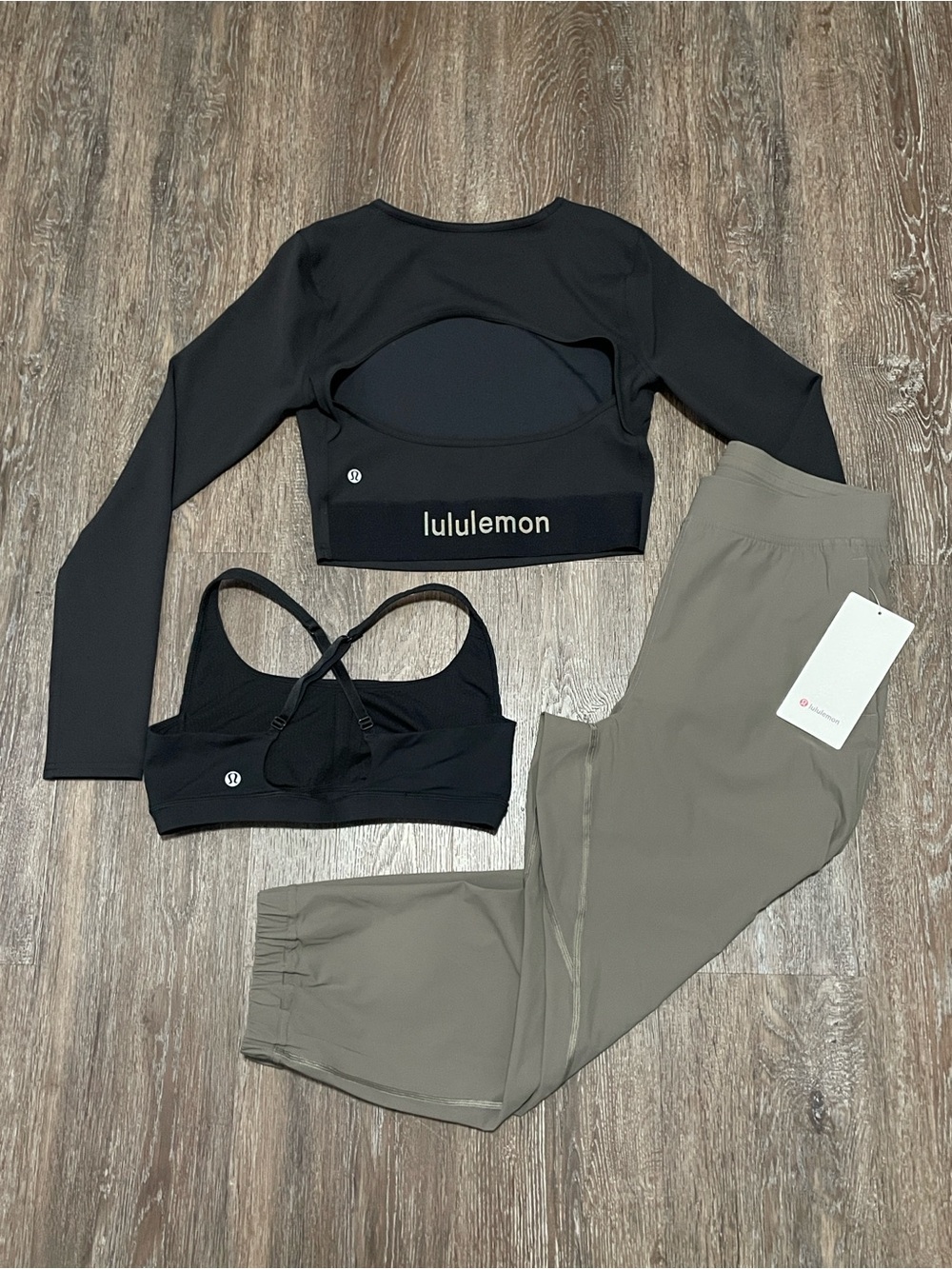 NWT/Like New Lululemon Matching Black/Nomad Bundle. Size 6
